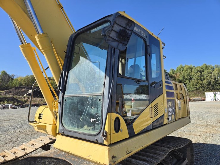 komatsu-pc210-lc-10-image-31