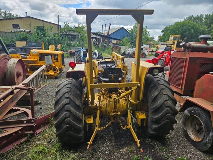#2008-•-massey-ferguson-loader-tractor-image-4