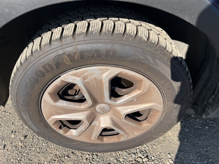 2017-ford-explorer-image-15