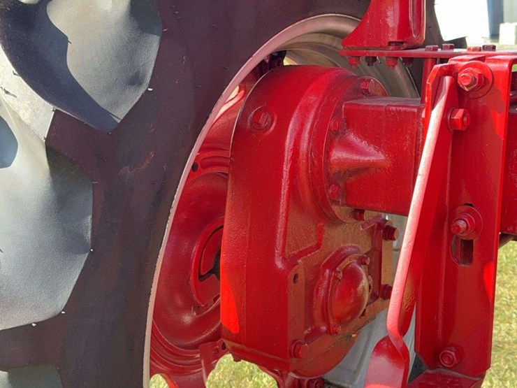 farmall-350-diesel-high-crop-image-17