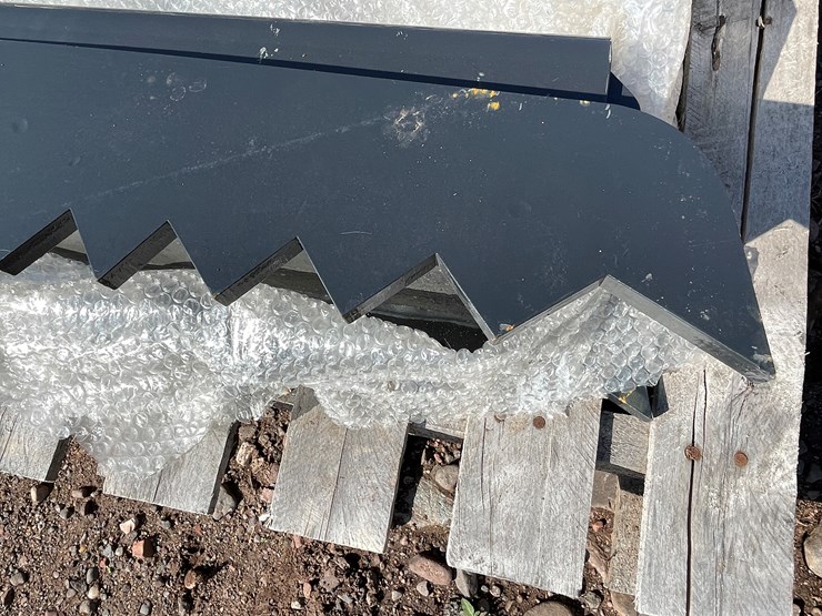 #8341-•-wolverine-vevor-36"-hydraulic-backhoe-excavator-thumb-image-3