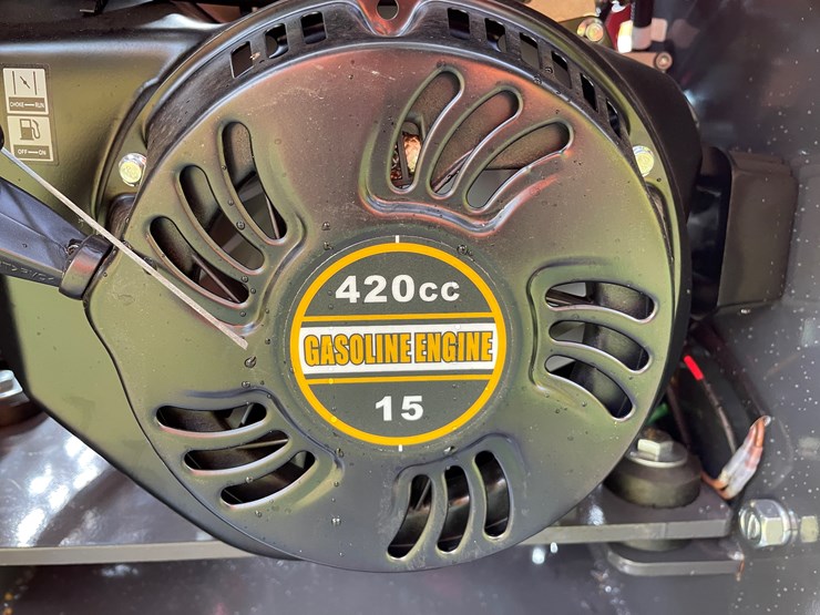 #8172-•-agt-compact-track-loader-image-23