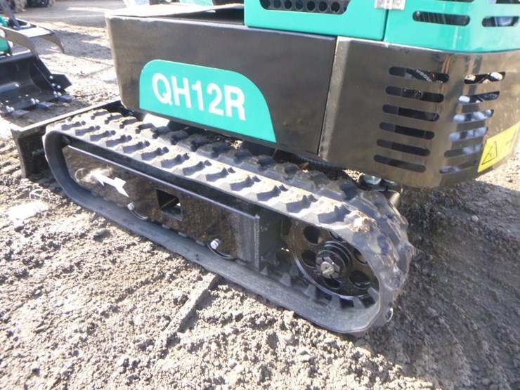 2025-agt-qh12r-hydraulic-excavator-image-27