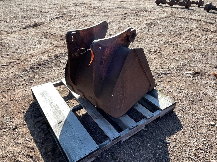 #8206-•-5-tooth-excavator-bucket-image-4