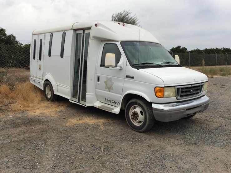 2007-ford-e350-image-3
