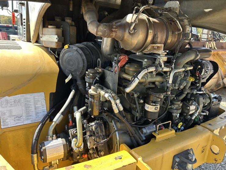 2016-deere-344k-image-48