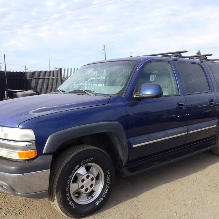 2002 CHEVROLET SUBURBAN