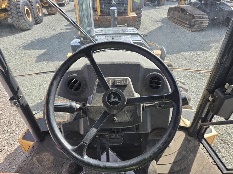 2015-deere-310sl-hl-image-77