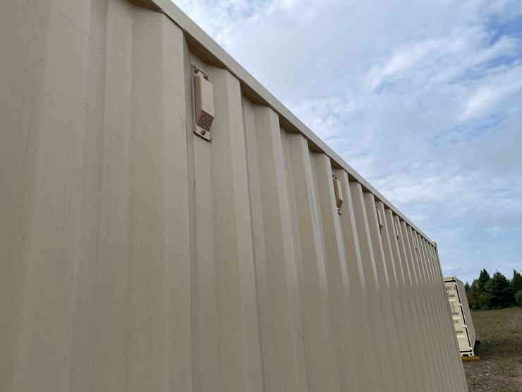 #8111-•-20'-standard-height-shipping-container-image-5