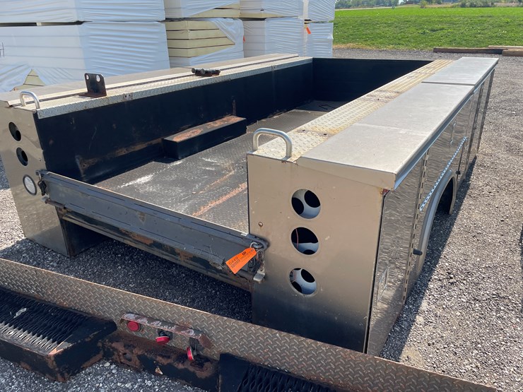 #6449-•-10'-utility-truck-box-image-6