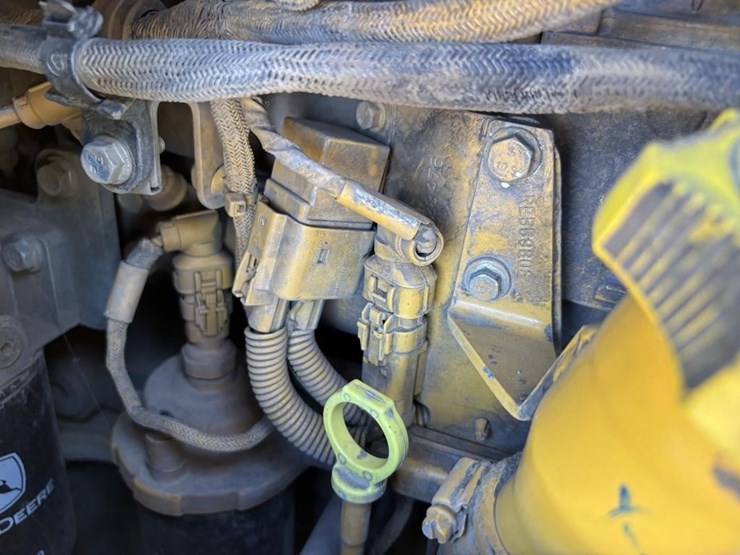 2017-deere-750k-image-66
