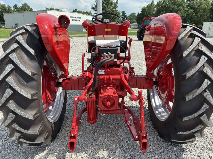 farmall-340-image-35