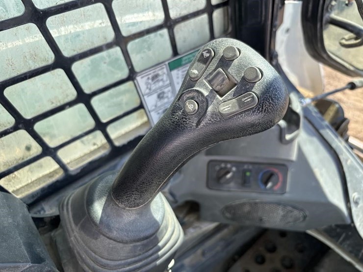 2022-bobcat-s850-image-29