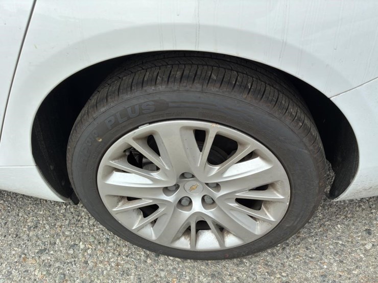 2019-chevrolet-impala-sedan-image-5