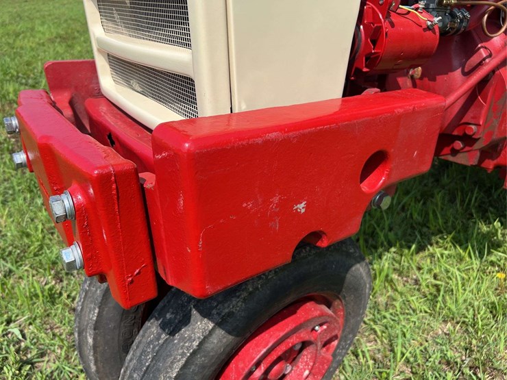 farmall-340-image-16