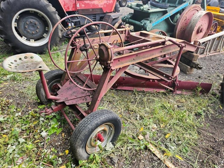 #2010-•-illinois-s-15a-pull-type-8'-grader-image-17