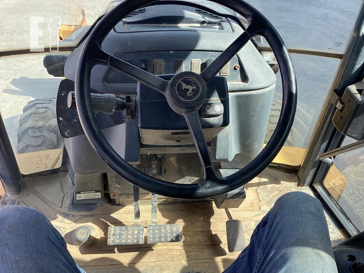 2010-deere-310j-image-13