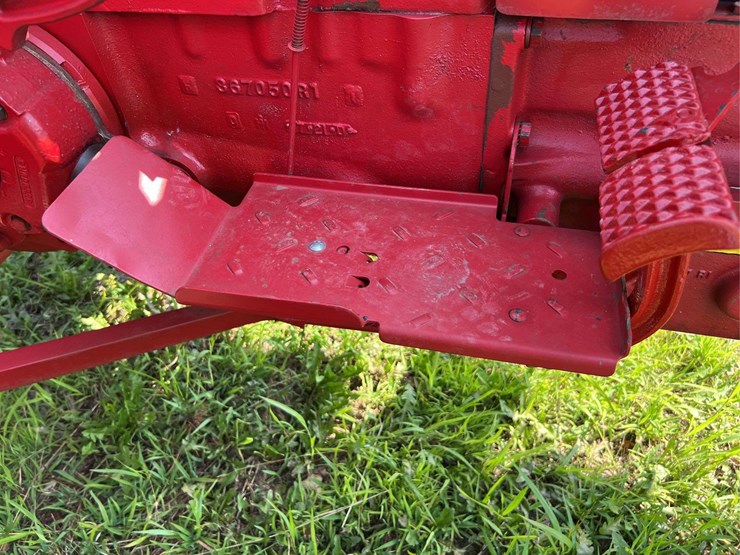 farmall-340-image-35