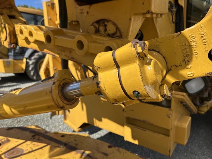 2001-deere-772ch-image-51