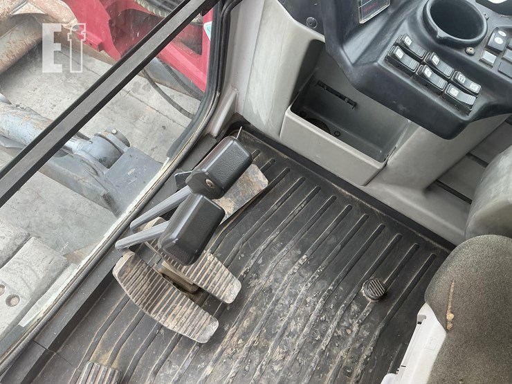 2016-takeuchi-tb1140-image-23