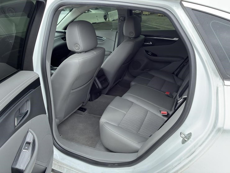 2019-chevrolet-impala-sedan-image-10