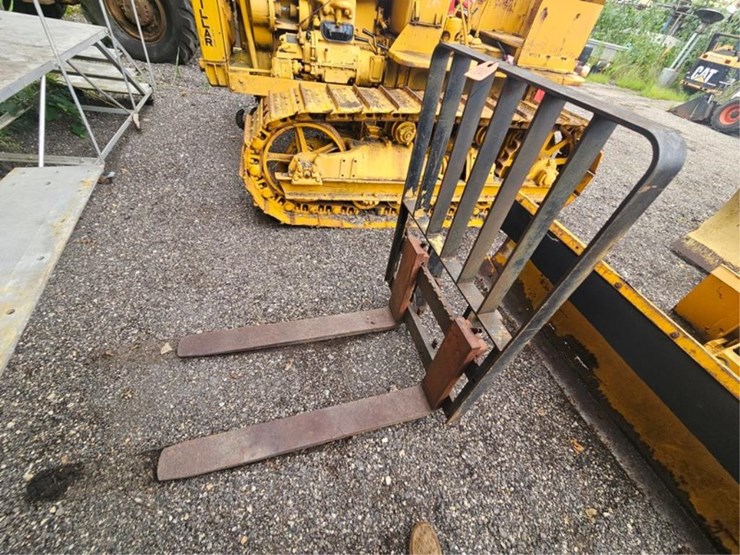 #2048-•-42"-fork-lift-pallet-forks-image-7