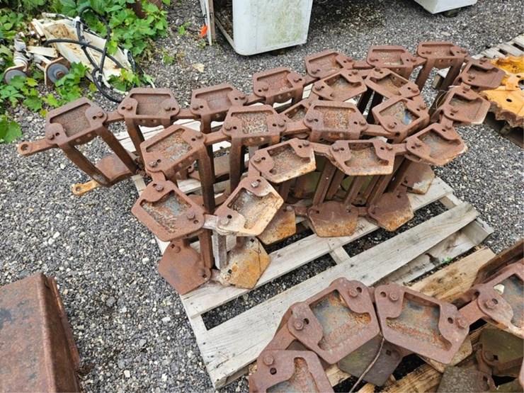 #2039-•-grouser-12"-steel-skid-steer-tracks-image-12