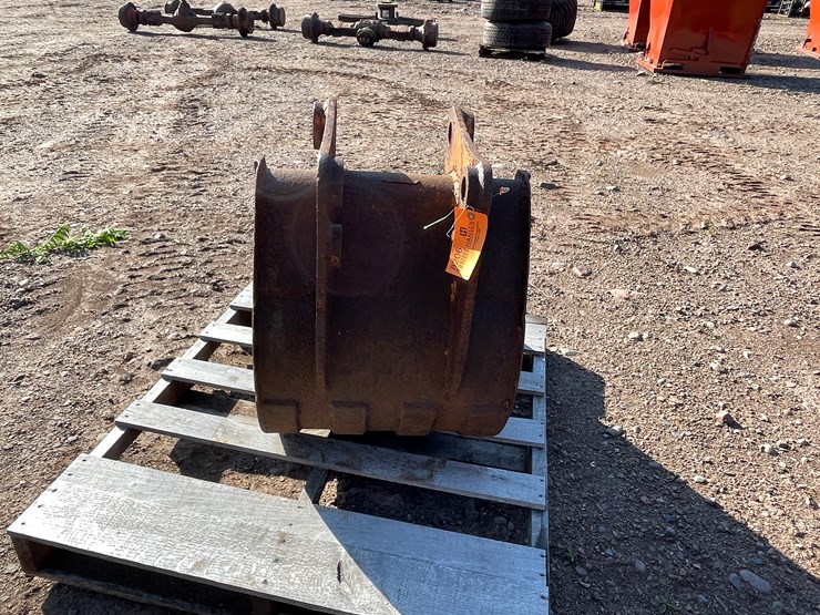 #8206-•-5-tooth-excavator-bucket-image-5