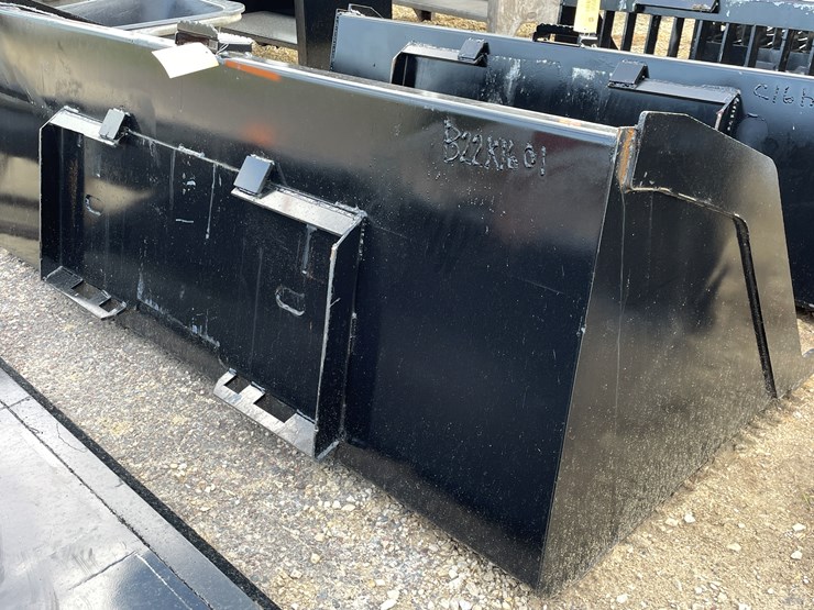 #3007-•-skid-steer-7'-dirt-bucket-image-3
