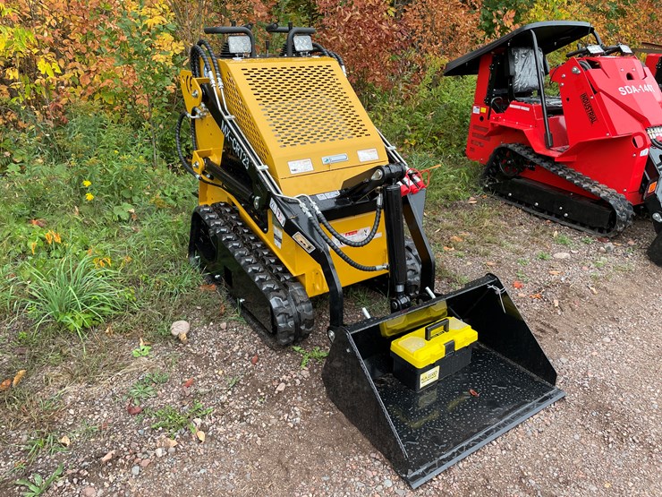#8170-•-agt-compact-track-loader-image-3