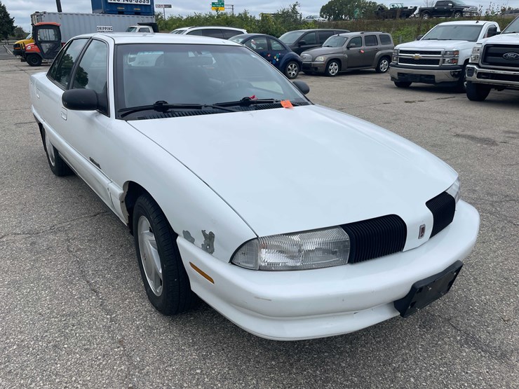 #1972-•-1996-oldsmobile-achieva-sl-sedan-(has-wi-title)-image-3