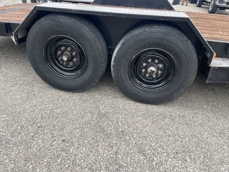 #1977-•-20'-tandem-axle-trailer-(has-wi-title)-image-14