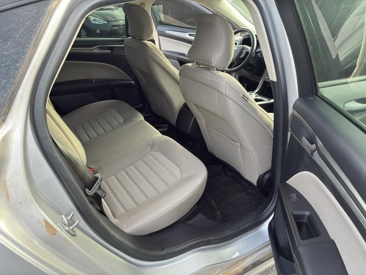 2018-ford-fusion-sedan-image-10