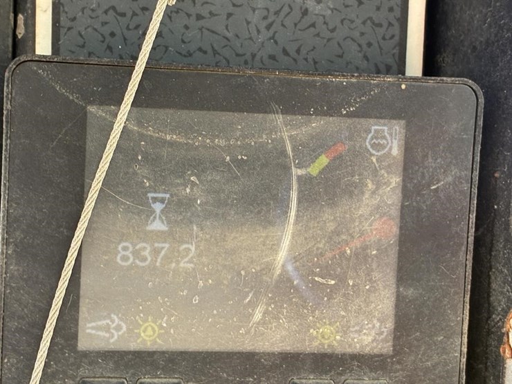 2019-gehl-r105-image-19