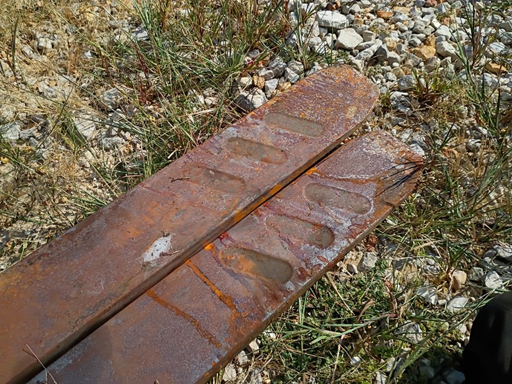 #101-•-set-of-42"-pallet-forks-image-5