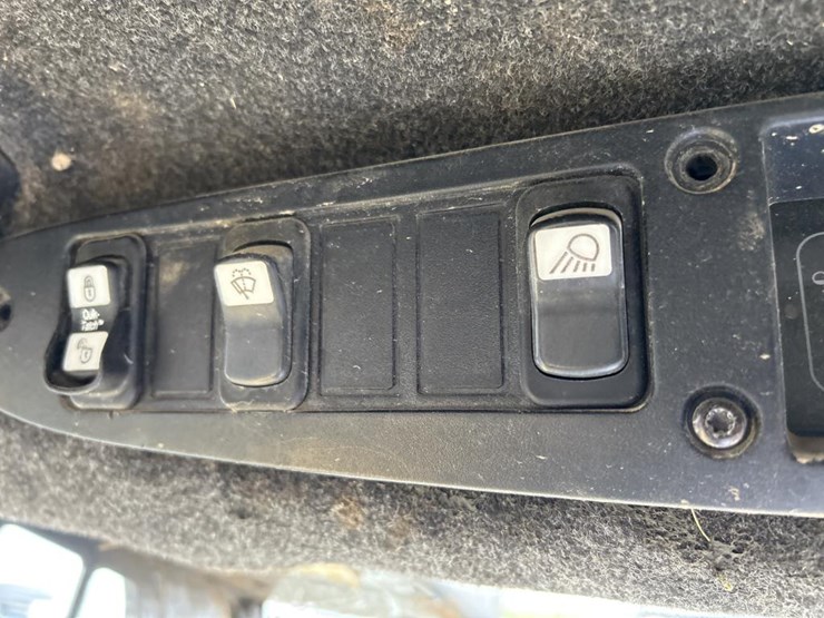 deere-240-image-33