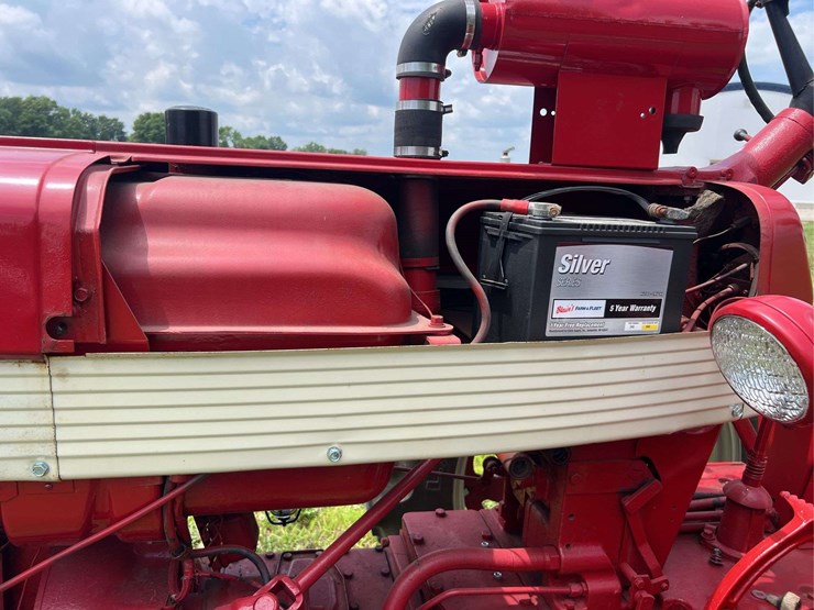 farmall-560-image-71