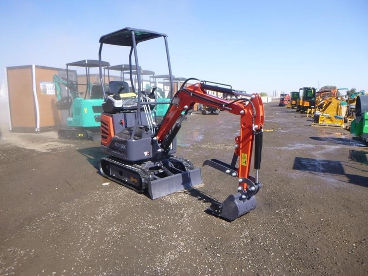 2025-agt-mx15rx-hydraulic-excavator-image-2