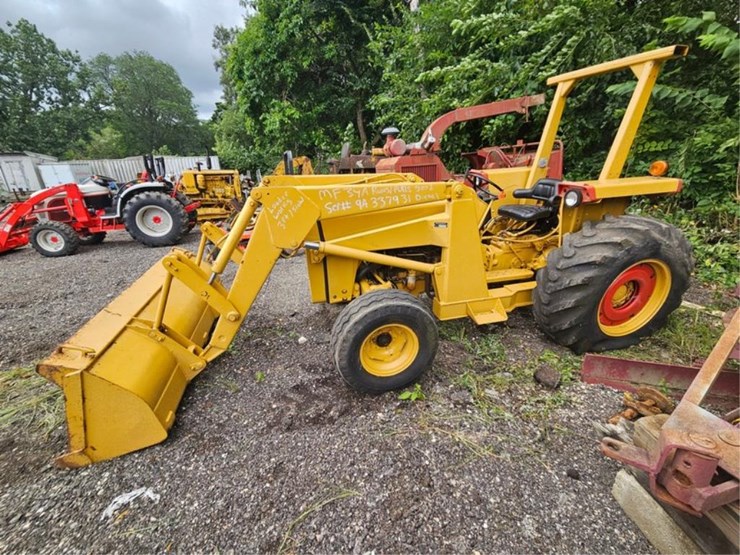#2008-•-massey-ferguson-loader-tractor-image-2