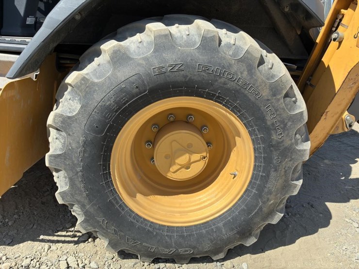 2018-deere-310l-image-16