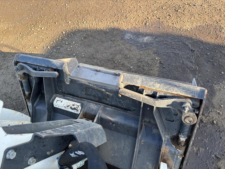 2023-bobcat-mt100-image-11