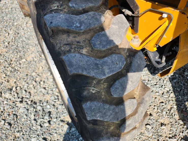 jcb-520-50-image-43