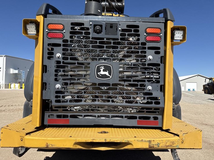 2018-deere-844k-image-30