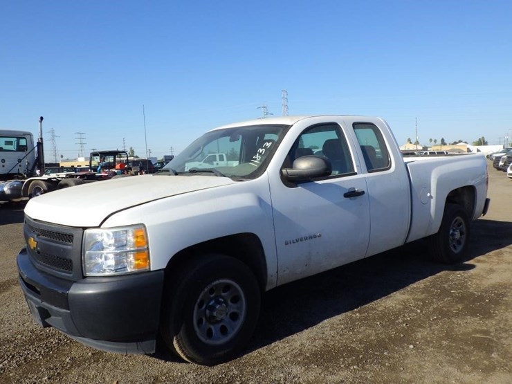 2013-chevrolet-1500-image-1