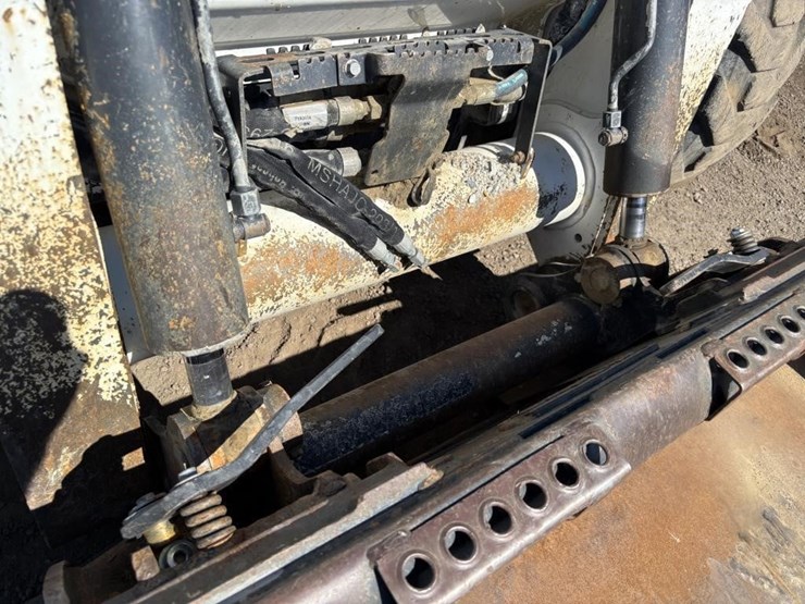 2022-bobcat-s850-image-17