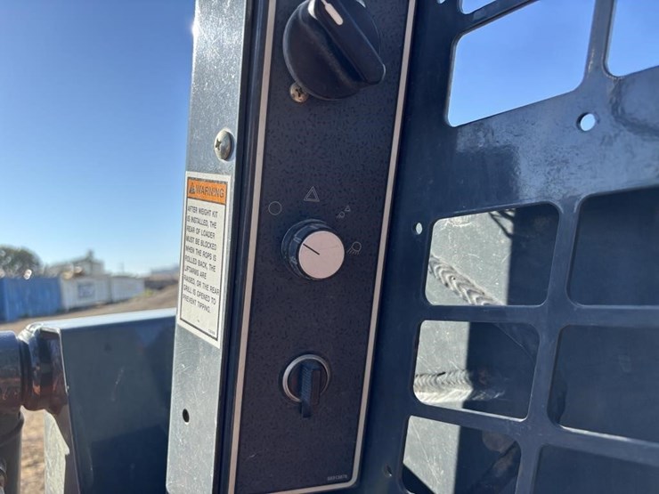 2019-gehl-rt105-image-24