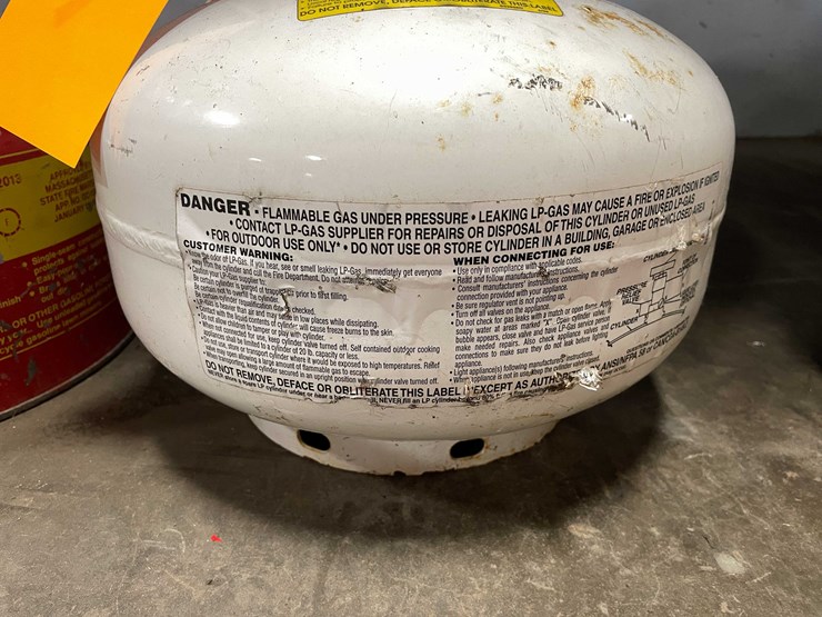 #5524-•-mini-propane-tank-(cw)-image-11