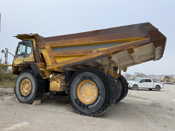 komatsu-hd465-5-image-2