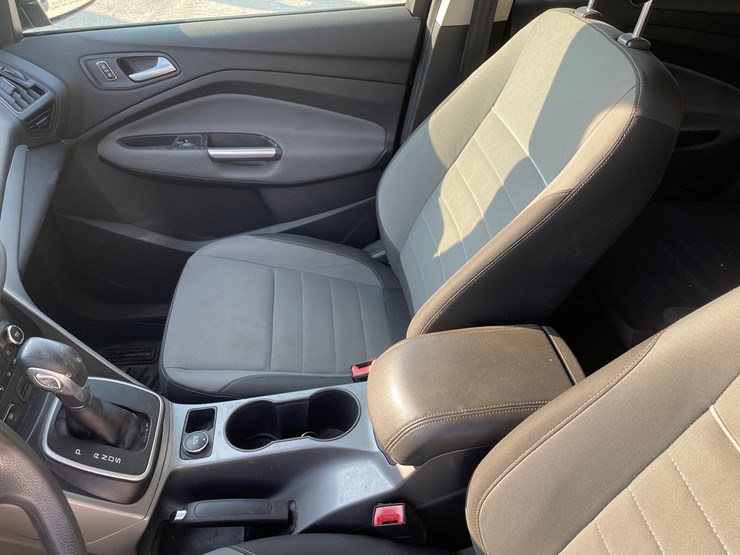 2013-ford-escape-se-image-38