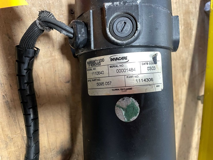 #5515-•-(2)-gear-reduction-pc-motor-(cw)-image-4